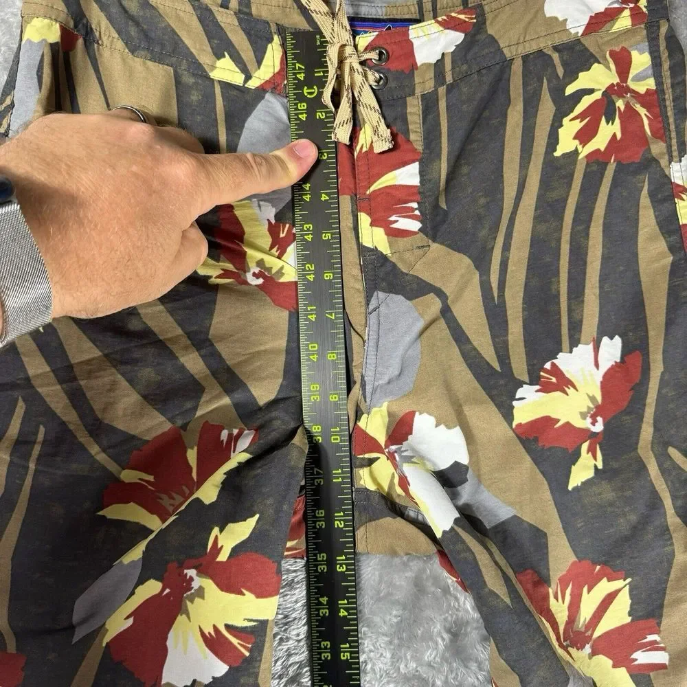 PATAGONIA Wavefarer‎ Shorts Men's 32 Floral Drawstring Board Swim